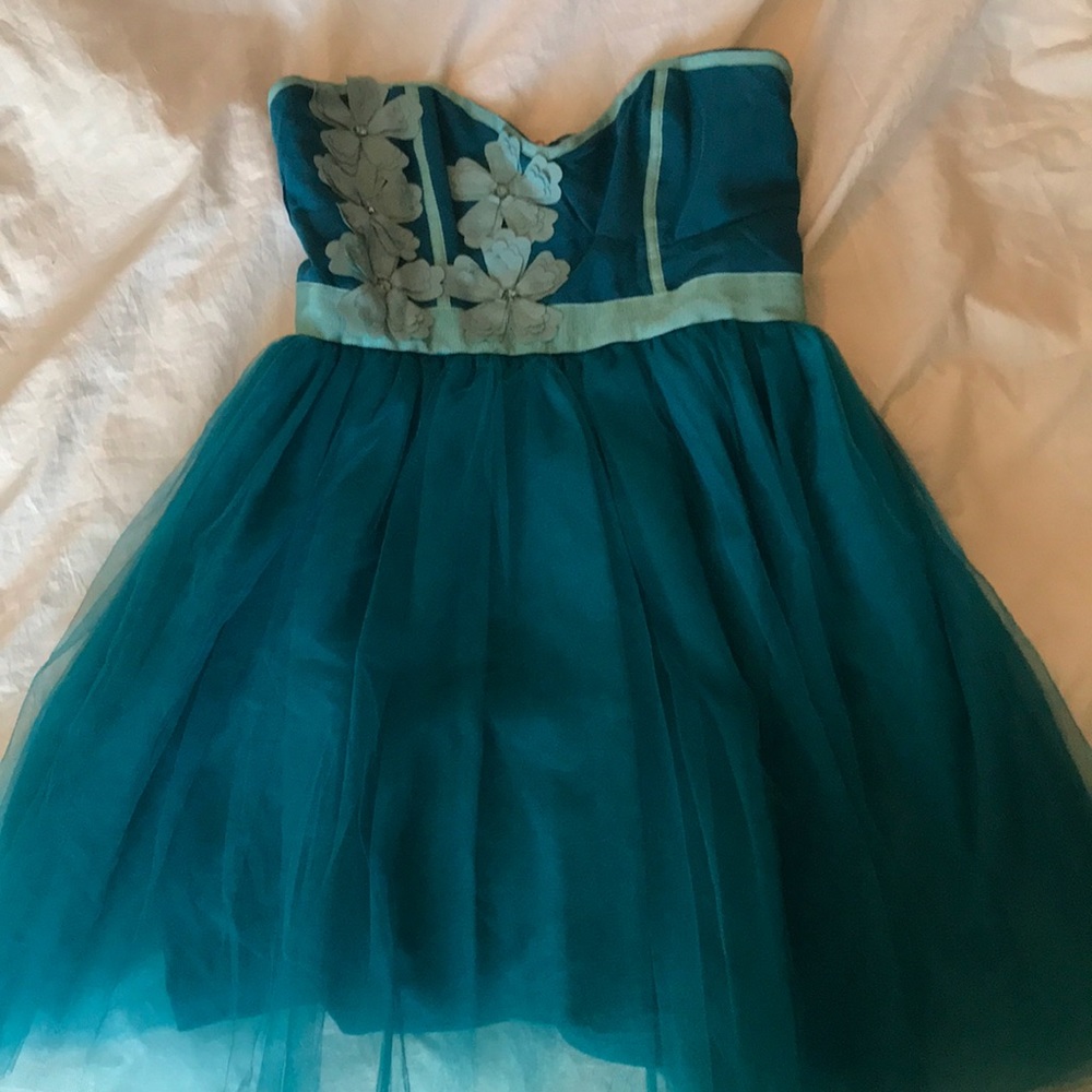 Women’s dress
